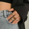 2024 nuevo de tendencia individualidad Retro geométrico ahuecado incrustaciones de gemas conjunto de anillos de Metal de estado líquido conjunto de anillos de cuatro piezas joyería Paty - Image 3