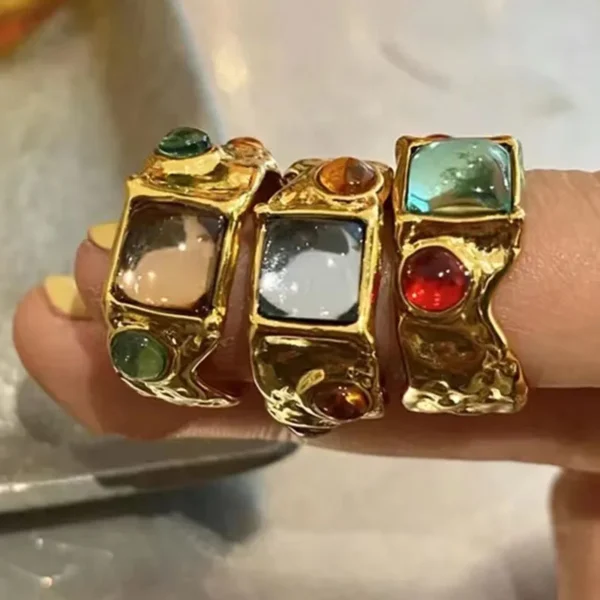 Nuevo Punk Tide individualidad Retro geométrico ahuecado incrustaciones de gemas conjunto de anillos de Metal de estado líquido conjunto de anillos de tres piezas joyería Paty