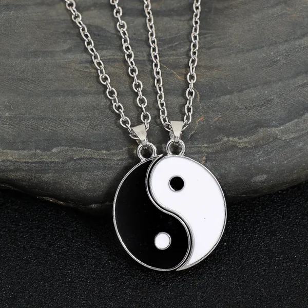 Conjunto de collares con colgante de ocho trigramas para pareja, cadena de Color plateado, Gargantilla a juego para amante, regalo, Tai Chi Yin Yang, 2 uds.