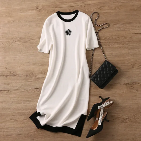 2024 Spring/Summer Women's Ice Silk Knitted Short-Sleeved Split Dress, Literary Style O-Neck Knee-Length Package Hip Dress - Imagen 3