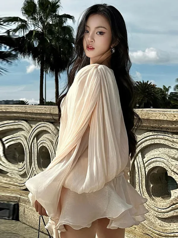 Hollow Out Pleat Ribbon Dress Women Lace Up V-Neck Puff Sleeves Short Puffy Dresses Solid Color Elegant Loose Long Sleeve Dress - Imagen 3